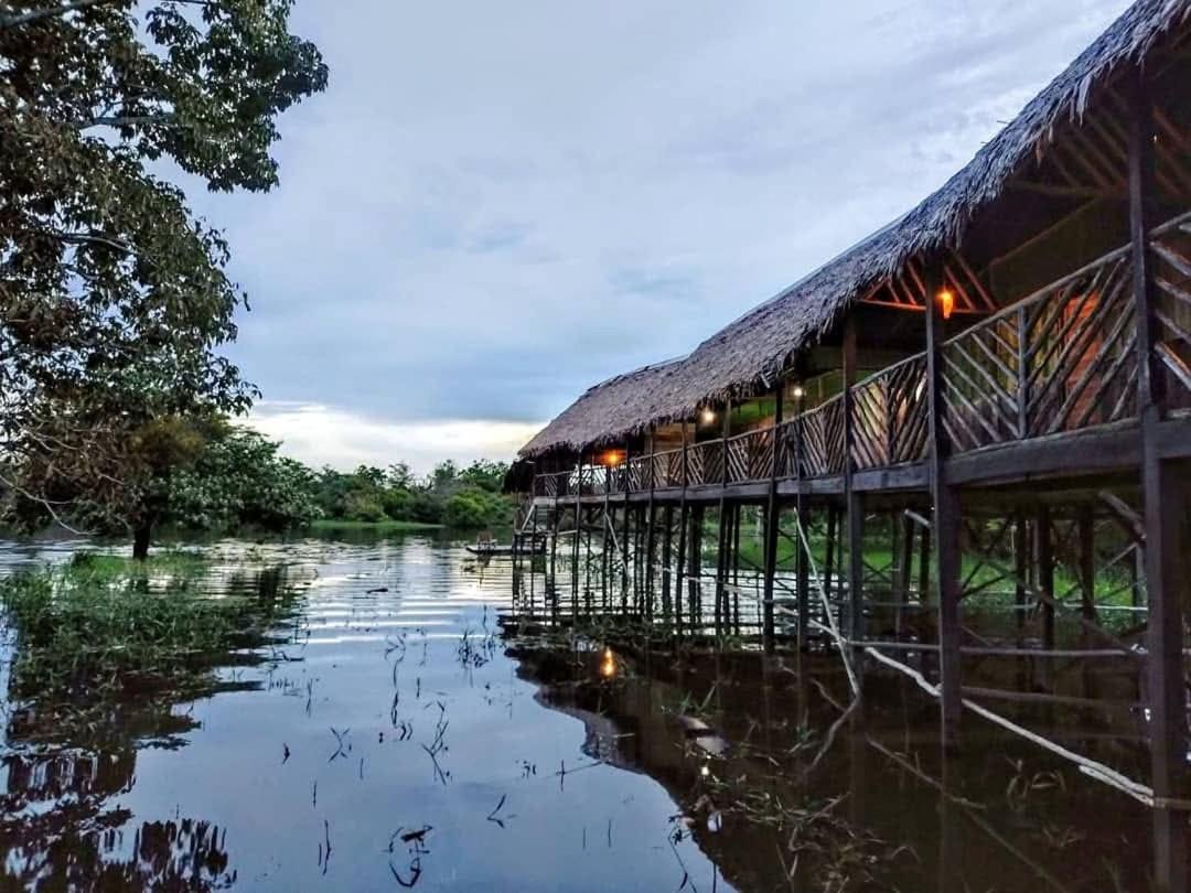 Casa Kukama Lodge Икитос Екстериор снимка